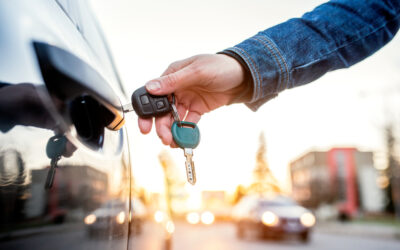 A man inserts his car keys into the door, getting ready to drive to the Mexican border. A DUI lawyer in Los Angeles can help you determine if you can cross the Mexican border if you have a DUI.