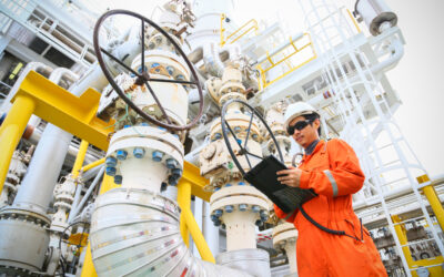 An employee on an oil rig who is wondering about whether you can work on an oil rig with a DUI.
